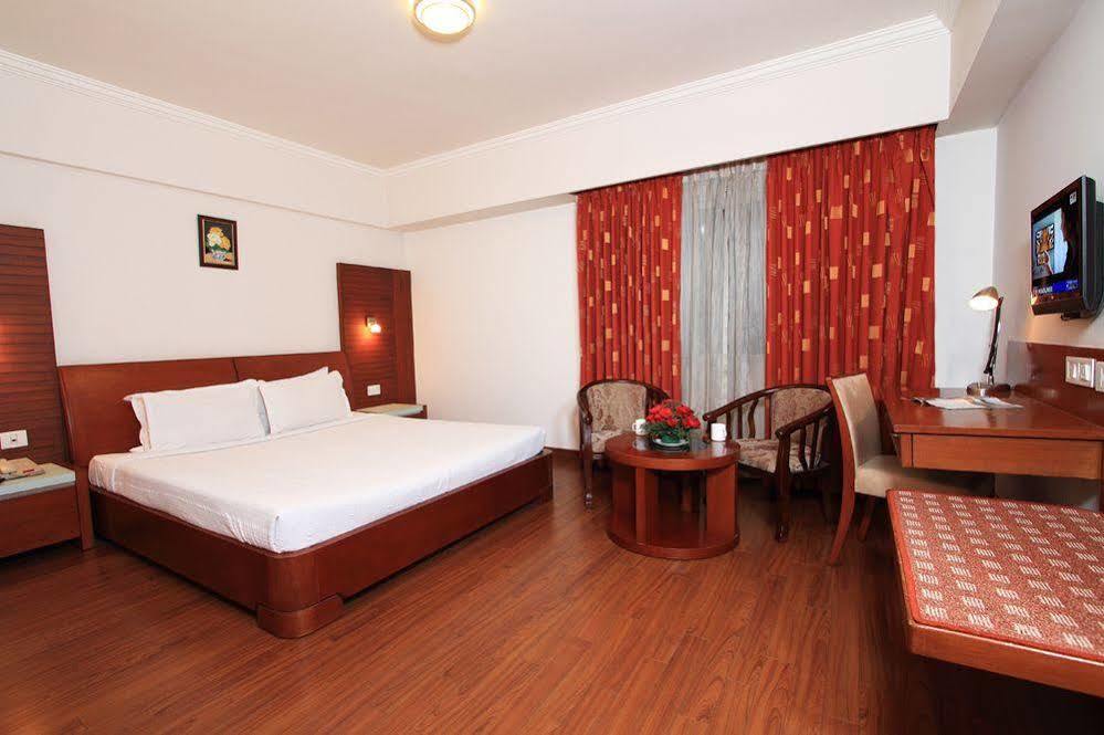 Hotel Parijatha Gateway Bangalore Exterior foto